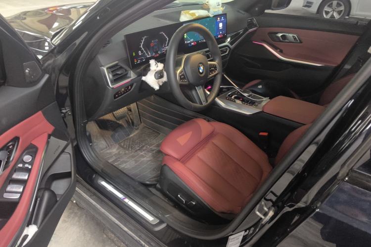 Used BMW 3 Series 2023 325i M Sport Night Edition Package Driver Seat