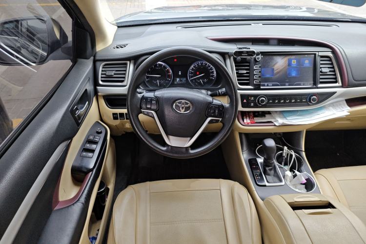 Used Toyota Highlander 2015 2.0T Two-Wheel Drive Elite Edition 7 Seats
