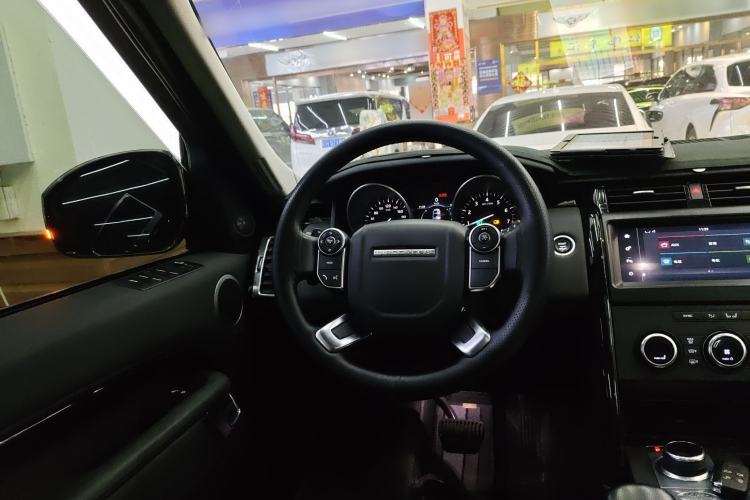 Used Land Rover Discovery 2017 3.0 SC V6 S Steering Wheel