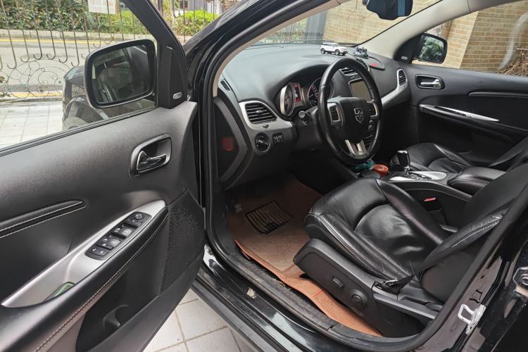 Used Dodge Journey 2013 3.6L Four-Wheel Drive Flagship Edition