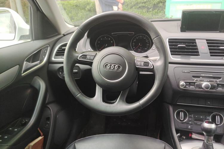 Used Audi Q3 2018 30th Anniversary Edition 30 TFSI Fashion Model Steering Wheel