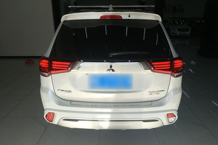 Used Mitsubishi Outlander 2021 Revised Version 2.0L Two-Wheel Drive Comfort Edition 5 Seats Rear