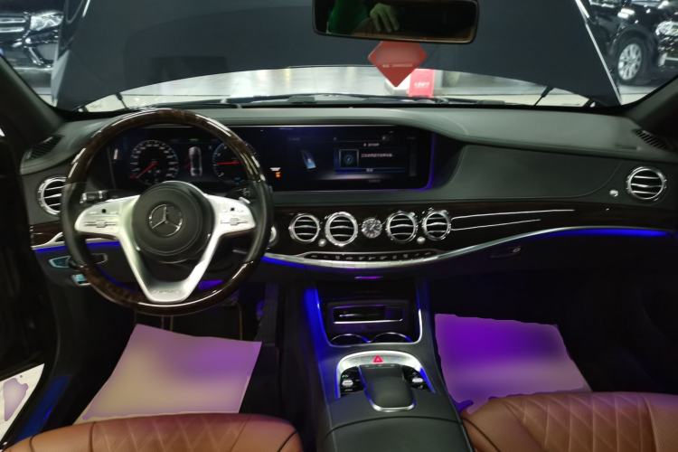 Used Mercedes-Benz Maybach S-Class 2020 S 450 4MATIC Collector's Edition Center Console