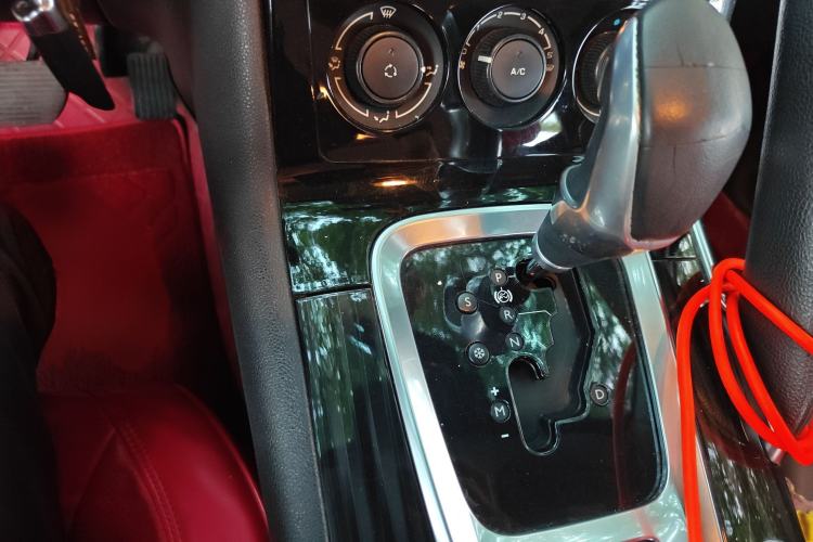 Used Peugeot 3008 2013 2.0L Automatic Classic Edition
