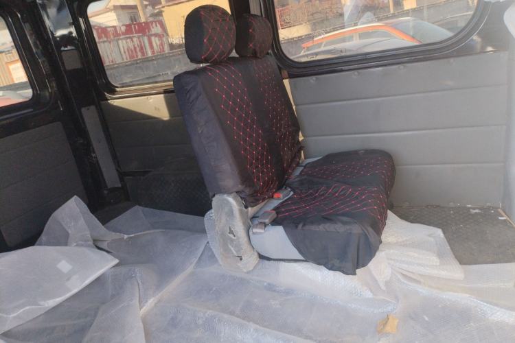 Used Dongfeng Yufeng Yufeng 2020 2.3T Economy Standard Edition Logistics Vehicle Short Wheelbase Mid-Roof Design 5-9 Seats WP2.3