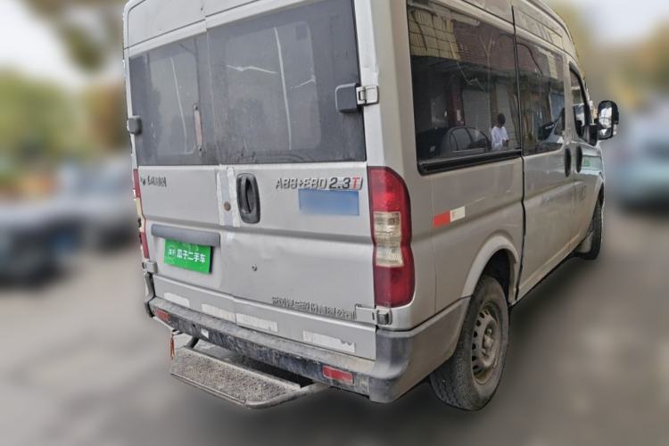 Used Dongfeng Yufeng 2021 2.3T V9 Logistics Vehicle Short Wheelbase Mid-Roof Design 5-9 Seater China V Emission Standard WP2.3