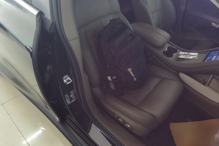 Used IM L6 2025 Ultra Model Right Front Seat