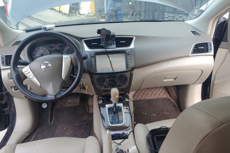 Used Nissan Sylphy 2012 1.6 XL CVT Luxury Edition Center Console