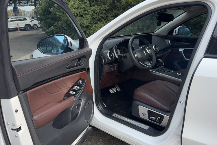 Used Wey VV5 2017 2.0T Ultra-Luxury Version
