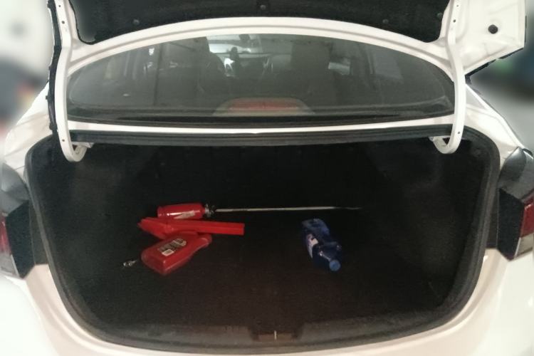 Used Hyundai Elantra (5th Generation / Langdong) 2016 1.6L Automatic Smart Version
