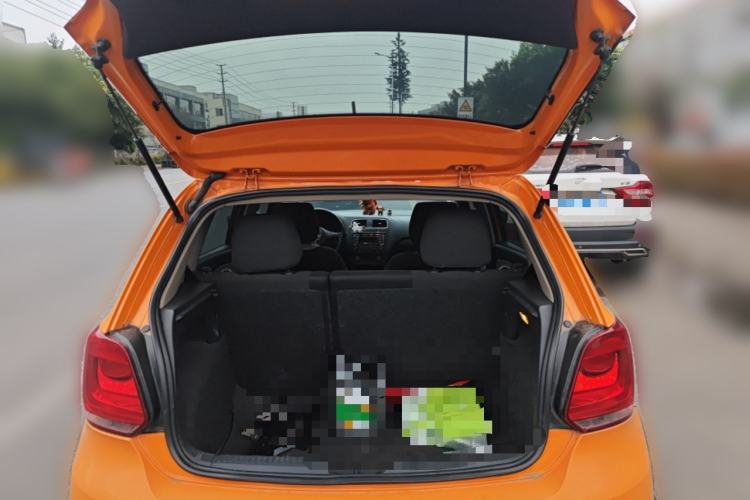 Used Volkswagen Polo 2012 1.6L Cross Polo Automatic Transmission Trunk