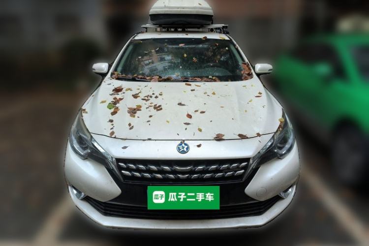 Used Venucia T90 2017 2.0L Manual Fashion Edition Front