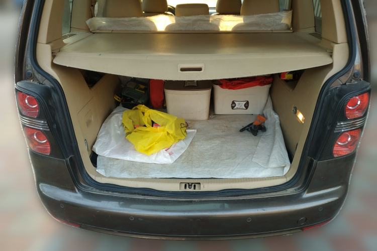 Used Volkswagen Touran 2011 1.4T DSG Zhiya Edition 5 Seats Trunk