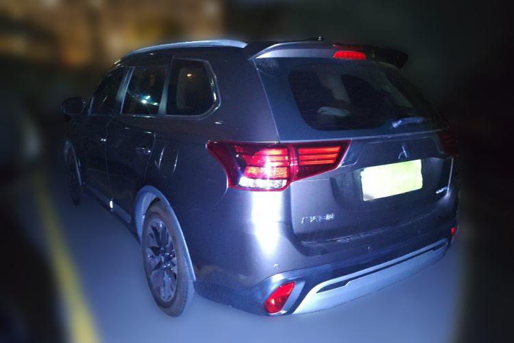 Used Mitsubishi Outlander 2019 2.4L 4x4 Zhi Xiang Edition 7 Seats China V Emission Standard
