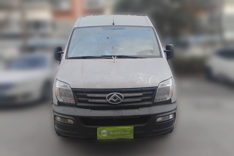 Used SAIC MAXUS Xintu V80 2019 2.5T Classic Model 6-Speed Manual Aotong Long Wheelbase Mid-Height 7-Seater