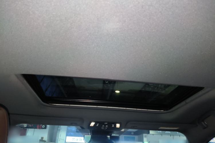 Used Toyota Granvia 2024 2.5L Hybrid Prestige PLUS Four-Wheel Drive Version