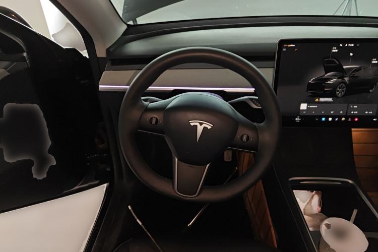 Used Tesla Model Y 2023 Rear-Wheel-Drive Version
