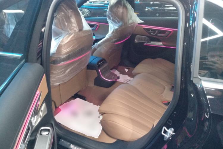 Used Mercedes-Benz E-Class 2025 Facelift E 300 L Luxury Edition
