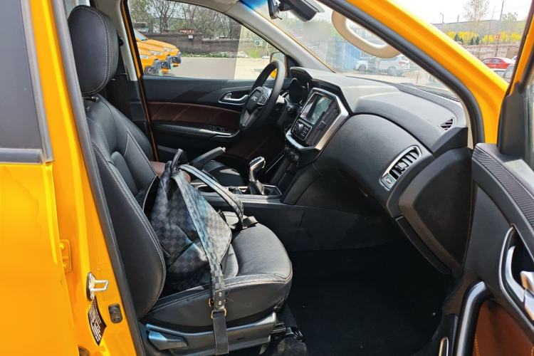 Used JMC Yuhu EV 2022 4x2 LX JX1032PSEF5BEV Right Front Seat