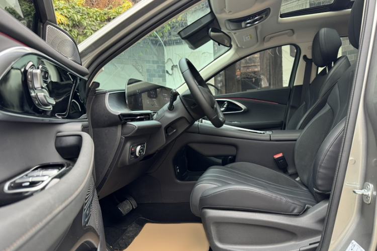 Used EXEED Lingyun 2024 300T Two-Wheel Drive Starlight Edition
