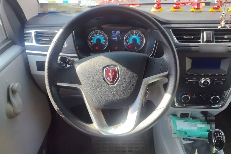 Used Jinbei Hiace X30 2024 1.5L Champion Edition Passenger Vehicle 5/6/7 Seats Steering Wheel