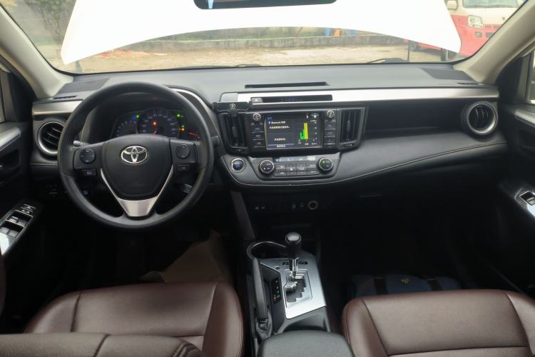 Used Toyota RAV4 2016 2.0L CVT Two-Wheel Drive Fashion Edition China V Standard