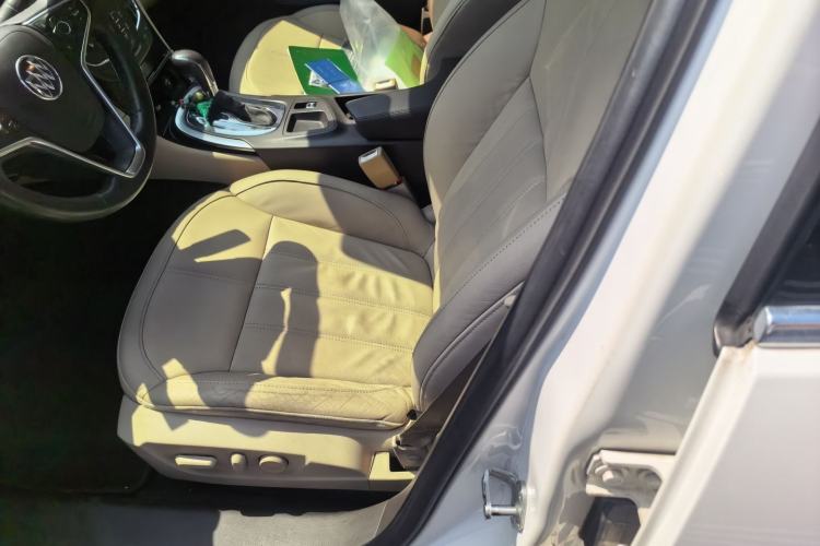 Used Buick Regal 2014 2.0L Leading Fashion Edition