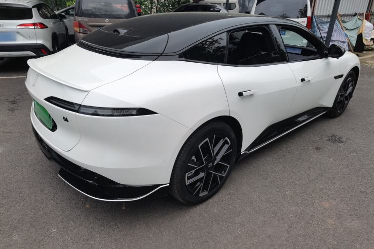 Used Avatr 06 2025 Ultra Pure Electric Edition Rear Right 45 Deg