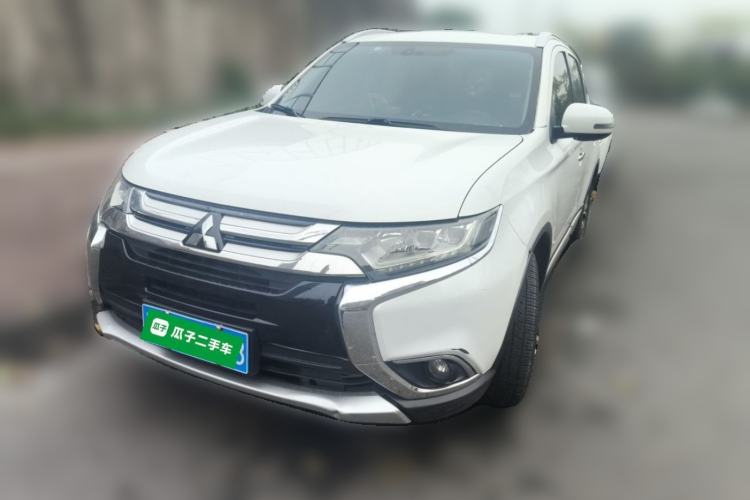 Used Mitsubishi Outlander 2018 2.4L 4x4 Luxury Edition 7-Seater