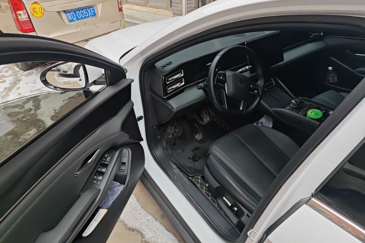 Used BYD Qin L 2025 DM-i Smart Drive 80KM Leading Model