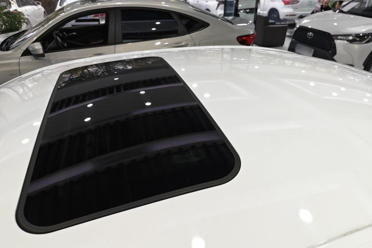 Used Roewe i5 2020 1.5L Automatic 4G Connect Luxury Flagship Edition
