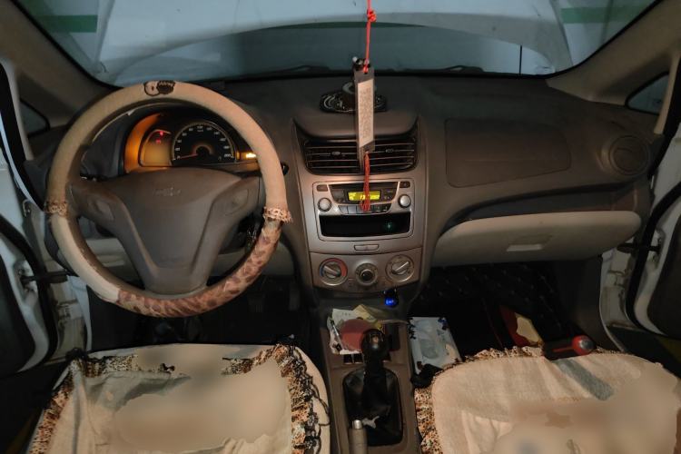 Used Chevrolet Sail 2010 Sedan 1.4L Manual Enjoyment Edition Center Console