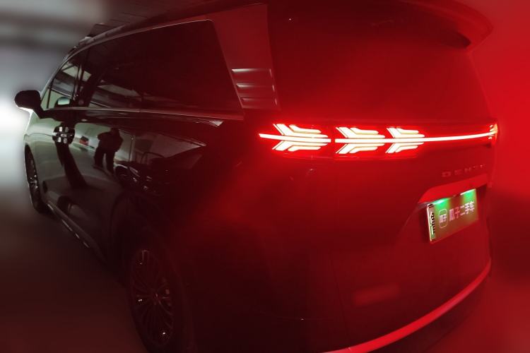 Used Denza D9 2023 DM-i 965 Luxury Model Rear Left 45 Deg