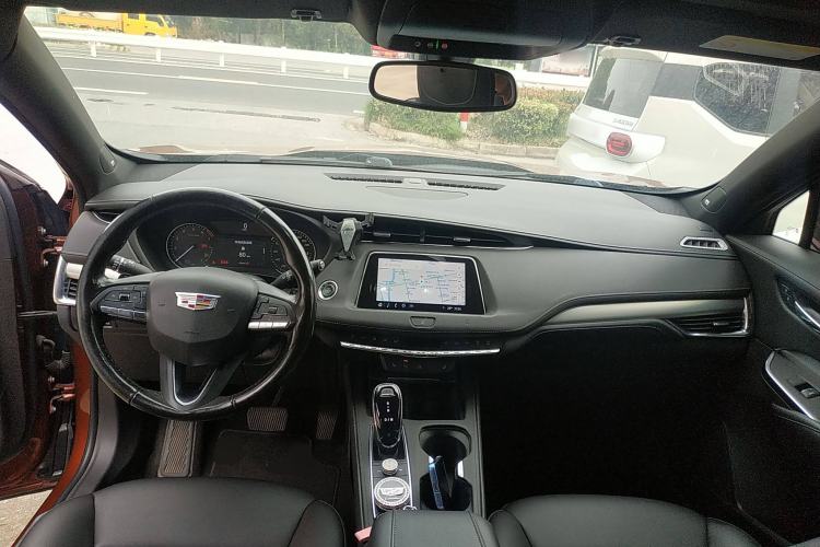 Used Cadillac XT4 2021 28T Two-Wheel Drive Leading Version
