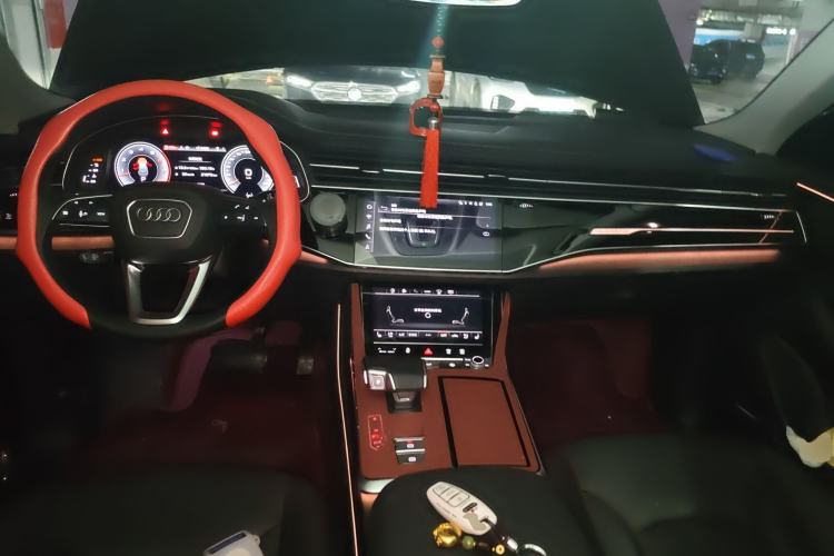 Used Audi Q8 2023 55 TFSI Luxury Dynamic Edition Center Console