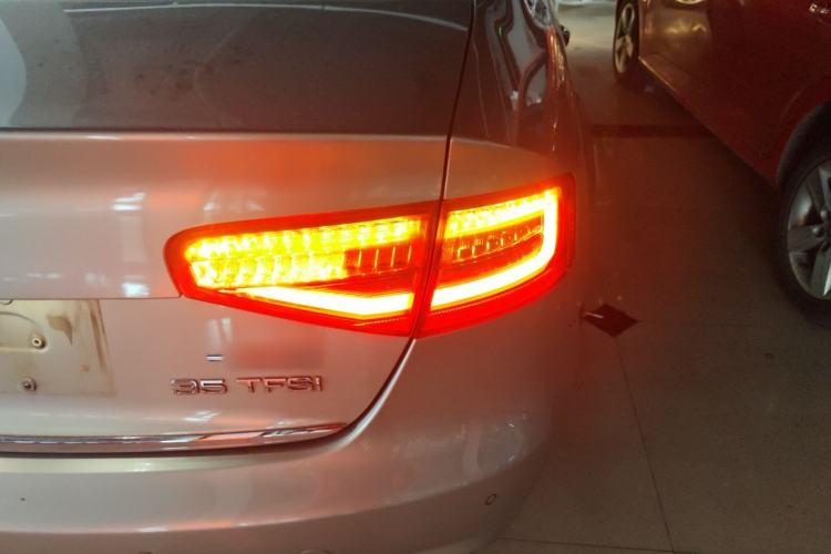 Used Audi A4L 2016 35 TFSI Collector's Edition Automatic Standard Model Right Rear Taillight