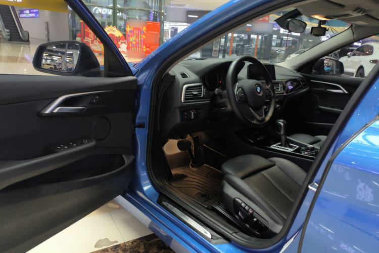 Used BMW 1 Series 2018 118i Sport Edition Driver Seat