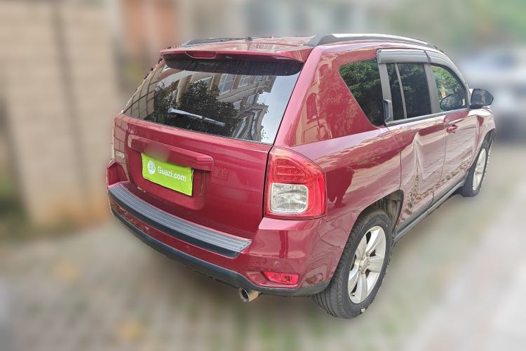 Used Jeep Compass 2013 2.4L four-wheel-drive sport version
