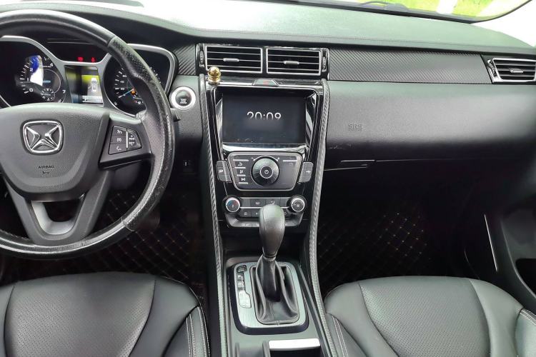 Used JMC Yusheng S330 2016 1.5L GTDi Automatic Two-Wheel Drive Fashion Edition
