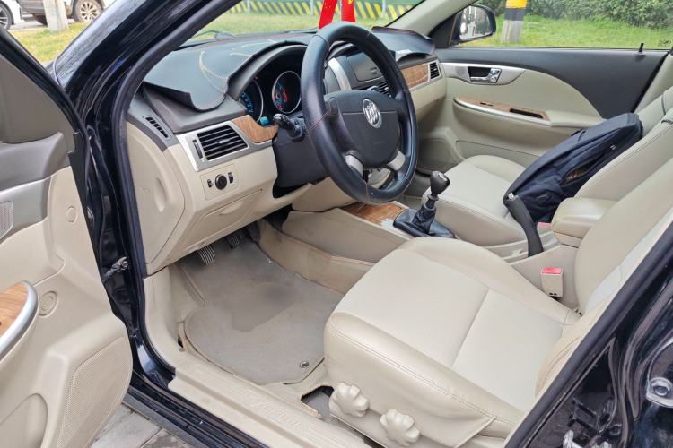 Used Buick Excelle 2015 1.5L Manual Classic Trim
