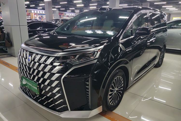 Used Denza D9 2025 DM-i Intelligent Drive 1020 Four-Wheel Drive Prestige Model