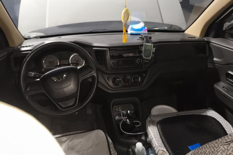 Used Wuling Hongguang V 2019 1.5L Base Version China VI LAR Center Console