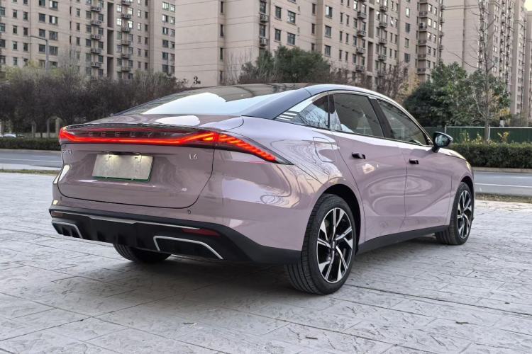 Used Geely Galaxy L6 2024 125km Creative Edition
