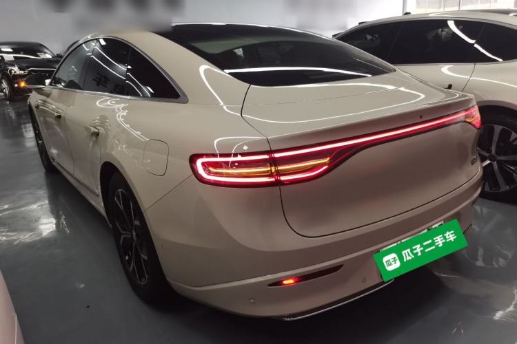 Used Hima Luxeed S7 2025 855 km Max Rear Left 45 Deg