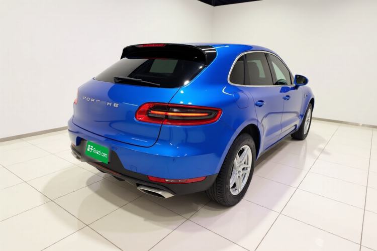 Used Porsche Macan 2017 Macan 2.0T Rear Right 45 Deg