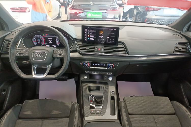 Used Audi Q5L Sportback 2022 Updated 40 TFSI Luxury Edition Center Console