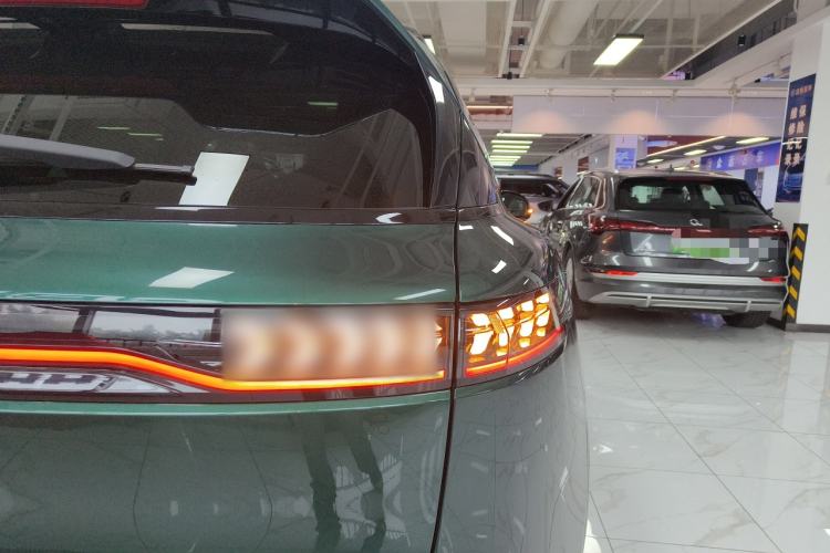 Used VOYAH FREE 2025 318 318 km Rear-Drive Touring Edition Right Rear Taillight