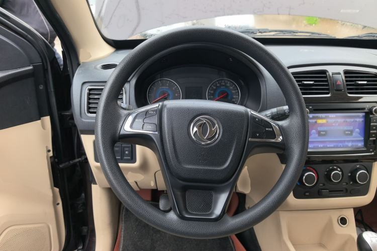 Used Dongfeng Fengon 370 2016 1.5L Manual Elite Home Edition 5 Seats
