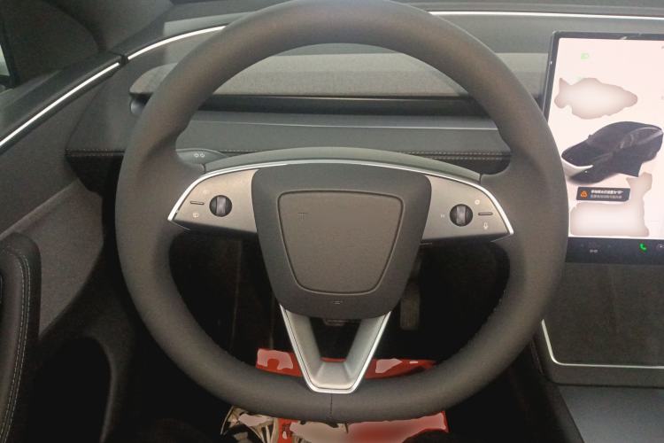 Used Tesla Model Y 2026 Facelifted Long-Range Rear-Drive Model Steering Wheel