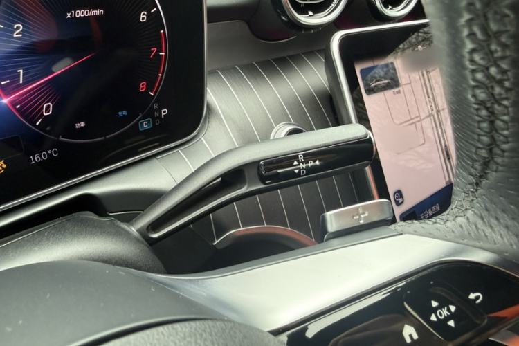 Used Mercedes-Benz C-Class 2023 C 200 L Sport Edition Interior 4